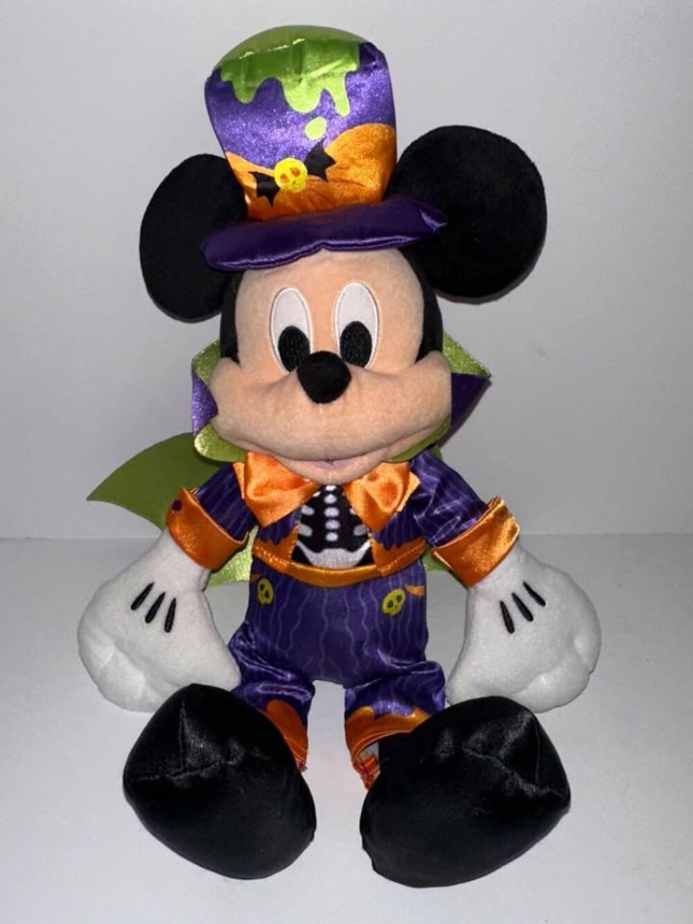 Disney Store Halloween Mickey Mouse Plush Dracula Purple Cape & Hat 16"